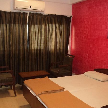 Benazeer Hotel Βομβάη Εξωτερικό φωτογραφία
