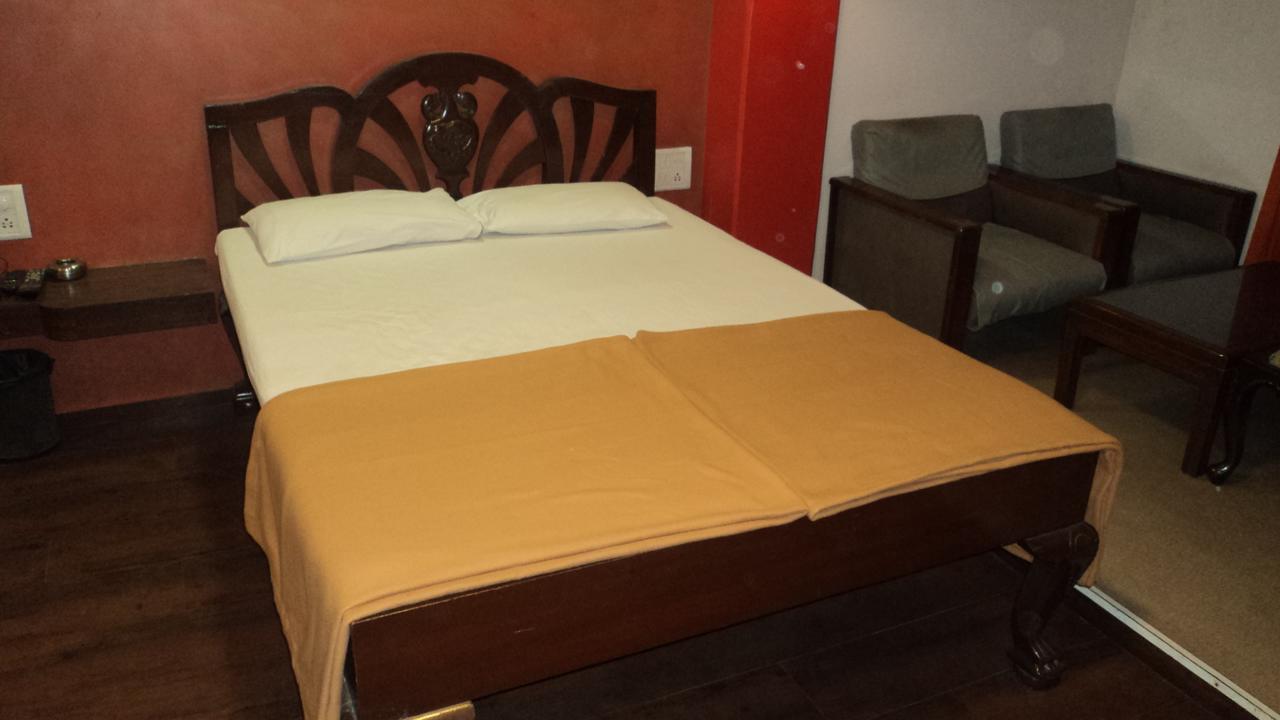Benazeer Hotel Βομβάη Εξωτερικό φωτογραφία