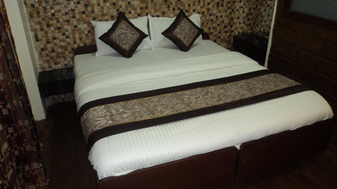 Benazeer Hotel Βομβάη Εξωτερικό φωτογραφία