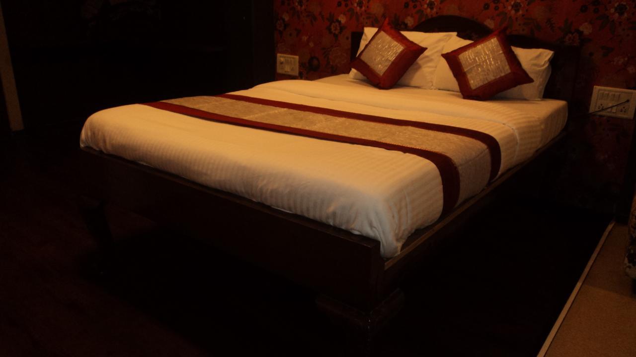 Benazeer Hotel Βομβάη Εξωτερικό φωτογραφία