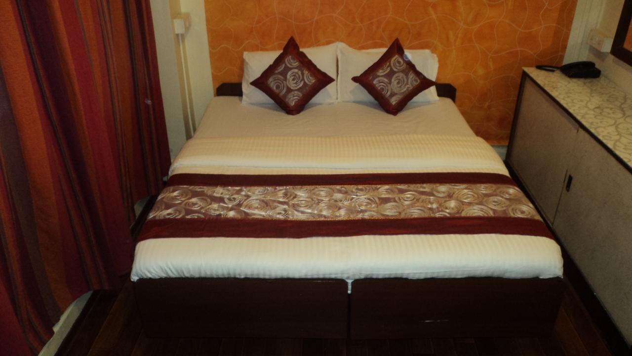 Benazeer Hotel Βομβάη Εξωτερικό φωτογραφία