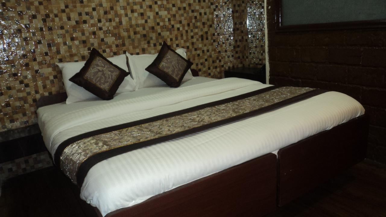 Benazeer Hotel Βομβάη Εξωτερικό φωτογραφία