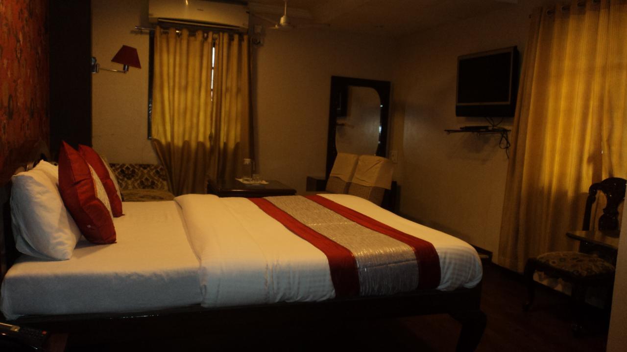 Benazeer Hotel Βομβάη Εξωτερικό φωτογραφία