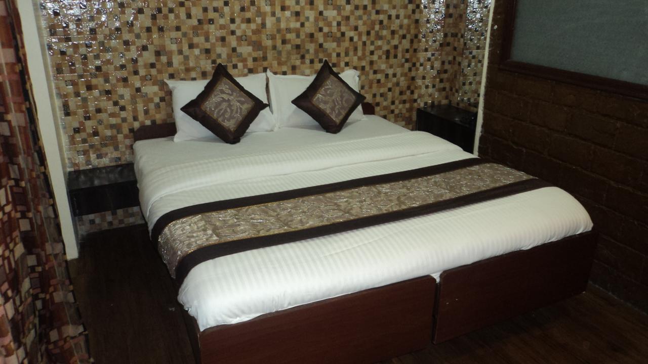 Benazeer Hotel Βομβάη Εξωτερικό φωτογραφία