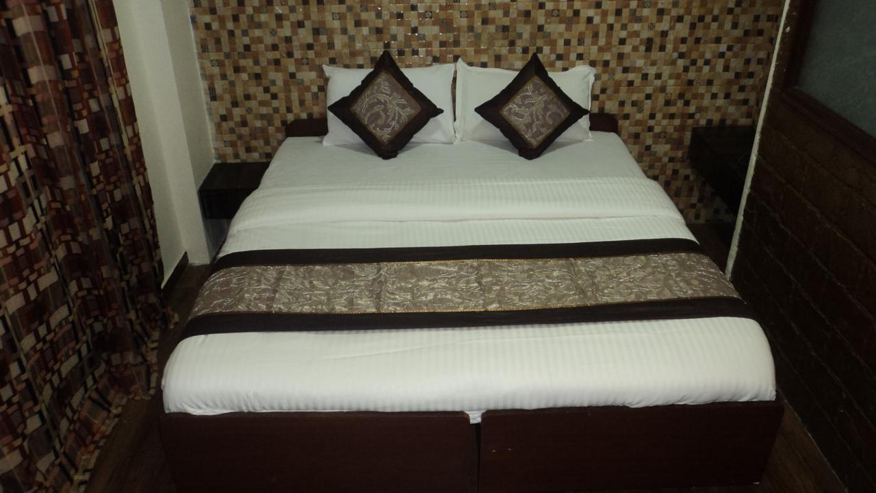 Benazeer Hotel Βομβάη Εξωτερικό φωτογραφία