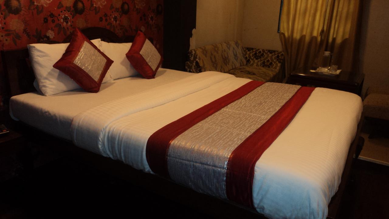 Benazeer Hotel Βομβάη Εξωτερικό φωτογραφία