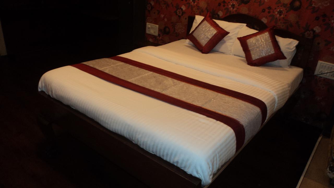 Benazeer Hotel Βομβάη Εξωτερικό φωτογραφία