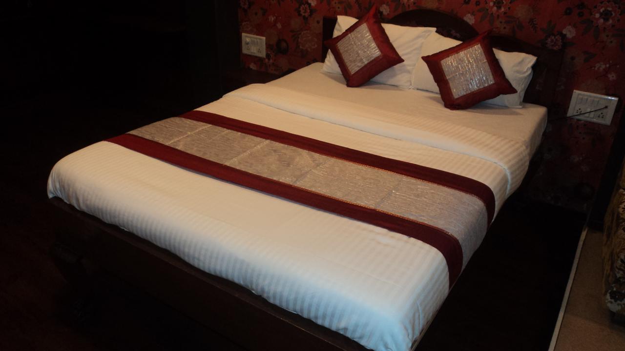 Benazeer Hotel Βομβάη Εξωτερικό φωτογραφία
