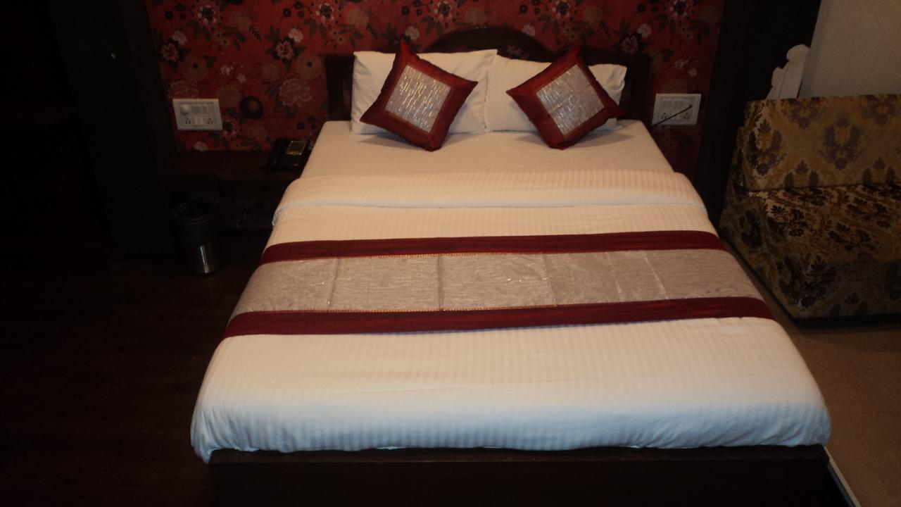 Benazeer Hotel Βομβάη Εξωτερικό φωτογραφία