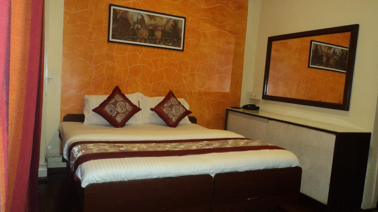 Benazeer Hotel Βομβάη Εξωτερικό φωτογραφία