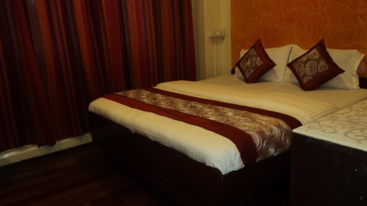 Benazeer Hotel Βομβάη Εξωτερικό φωτογραφία