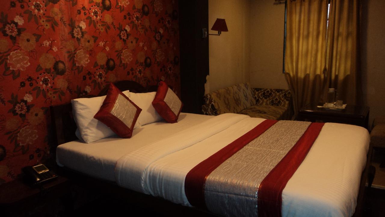 Benazeer Hotel Βομβάη Εξωτερικό φωτογραφία