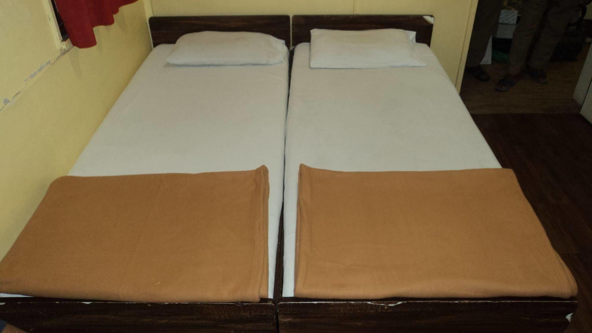 Benazeer Hotel Βομβάη Εξωτερικό φωτογραφία