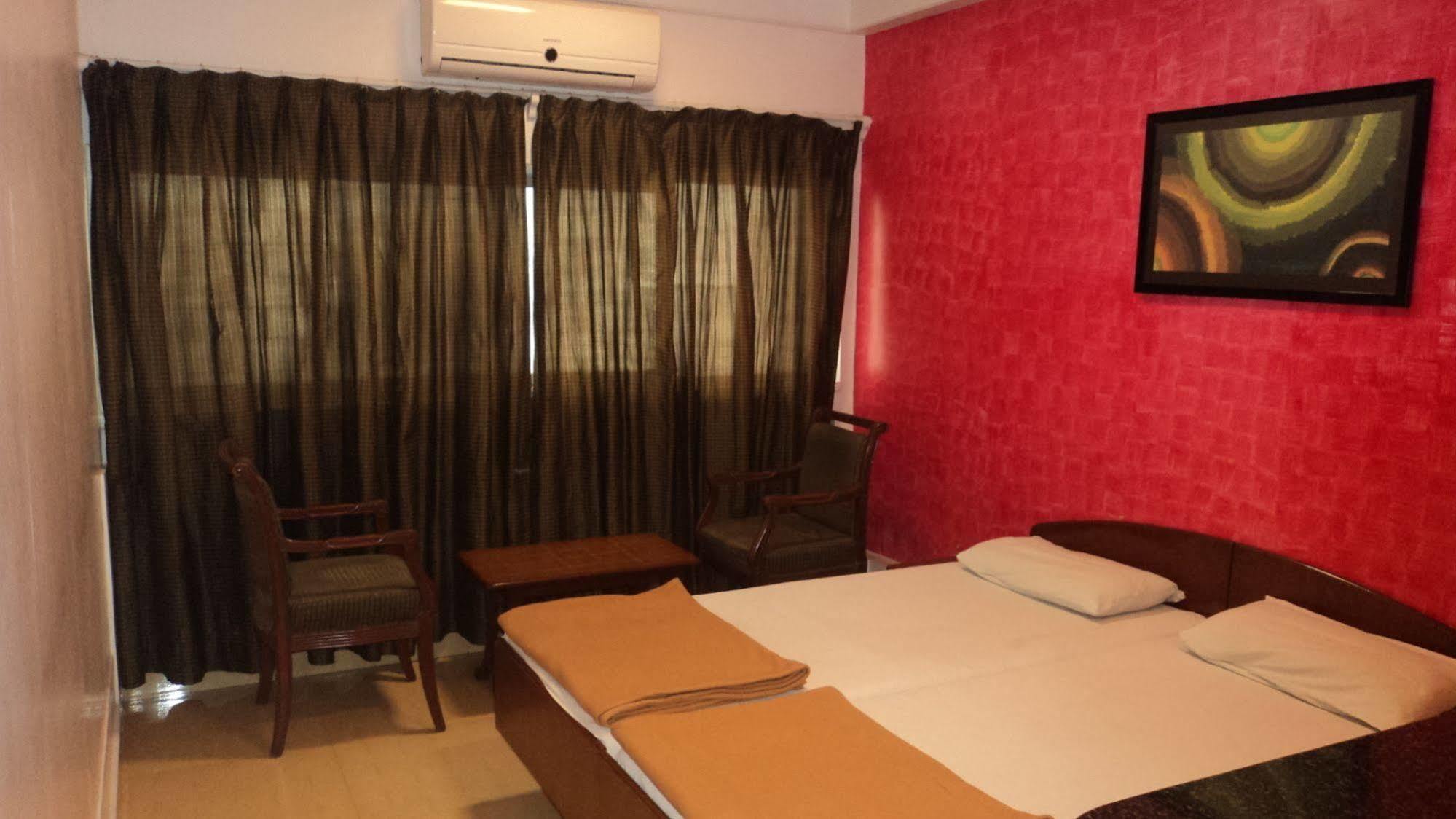 Benazeer Hotel Βομβάη Εξωτερικό φωτογραφία