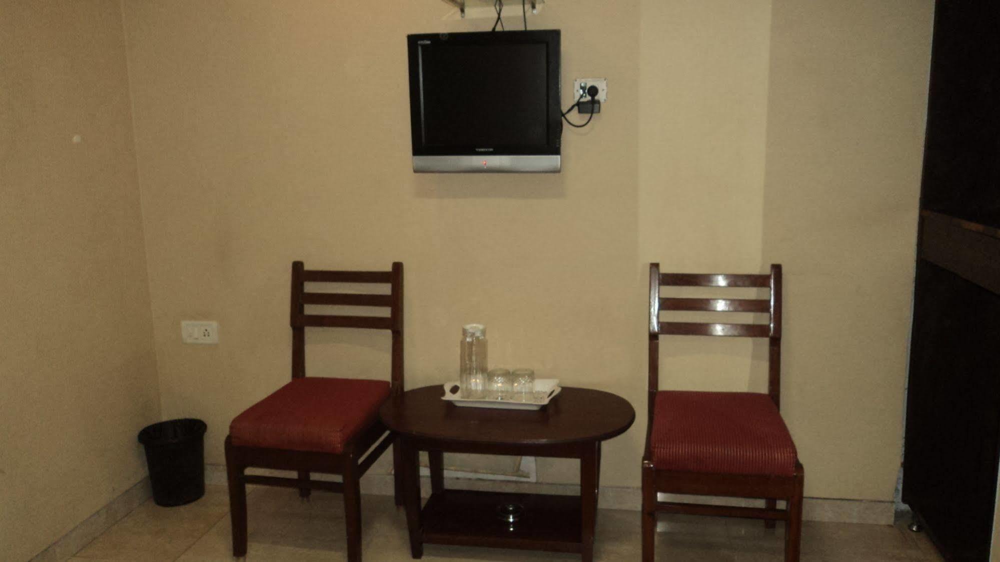 Benazeer Hotel Βομβάη Εξωτερικό φωτογραφία